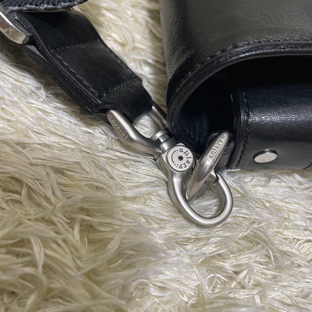 aniary アニアリ　ショルダーバッグ　メッセンジャーバッグ　ブラック　レザー