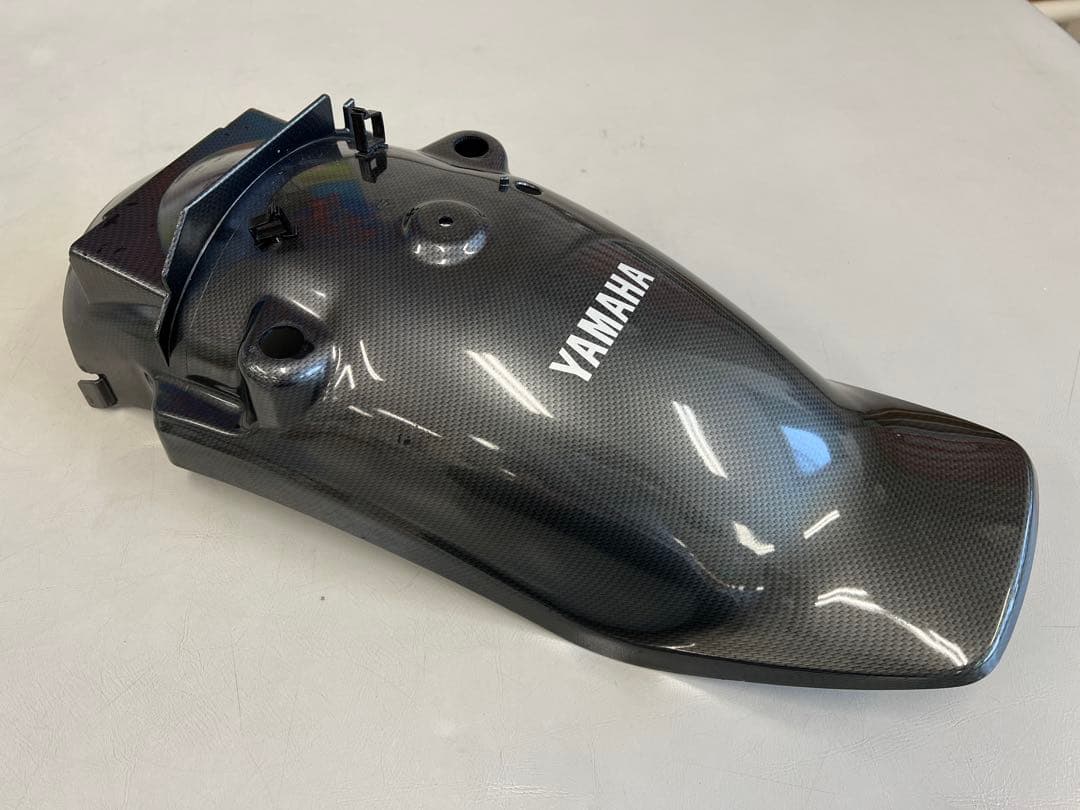 v max 純正カーボン調リアフェンダー