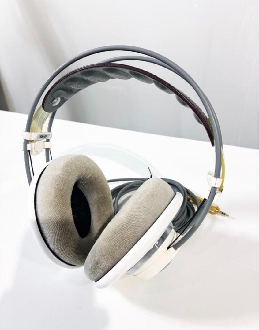 AKG オープン型ヘッドフォン K701 Made in Austria