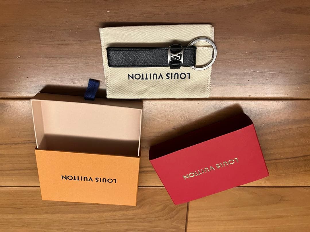 ルイ・ヴィトン　LOUIS VUITTON キーリング　黒