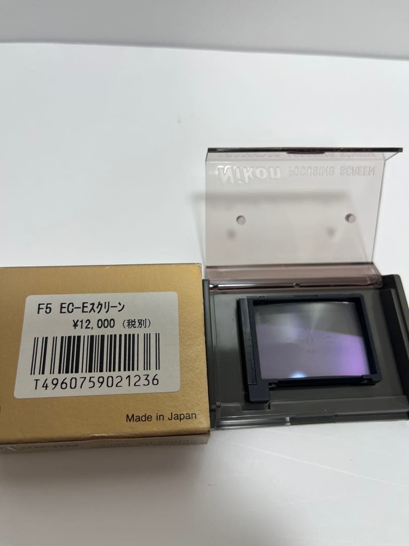 Nikon F5＋ズームレンズ＋純正フォーカシングスクリーン＋純正ケース