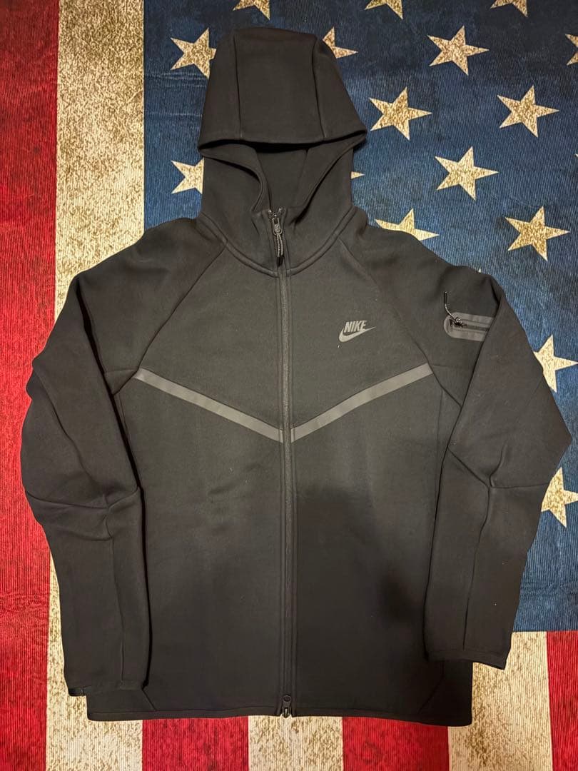 美品 テックフリース 黒 NIKE 赤タグ M