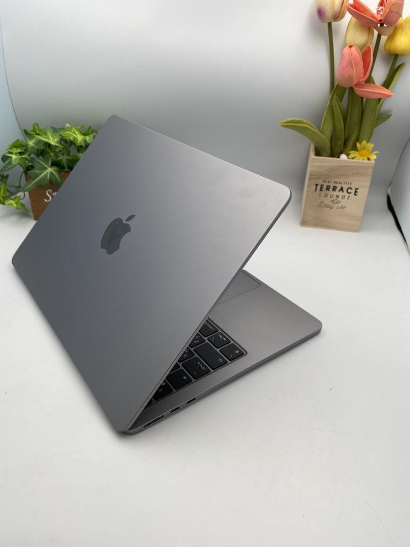 MacBook本体 Apple MacBook Air M2 16GB 512GB