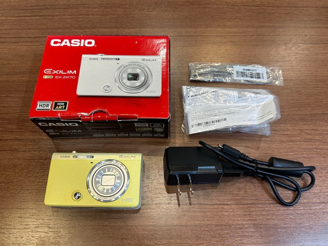 美品 CASIO EXILIM デジカメ EX-ZR70 イエロー