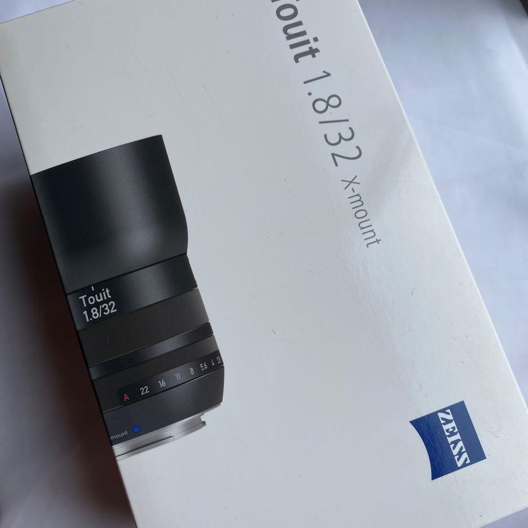 ZEISS / Touit 32mm F1.8 / Xマウント