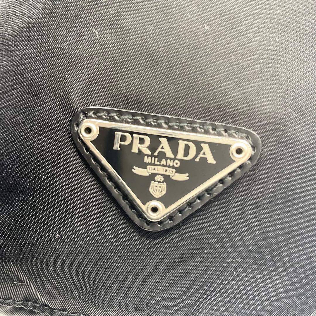 美品　プラダ　三角ロゴ　ポーチ　巾着　ブラック　ナイロン