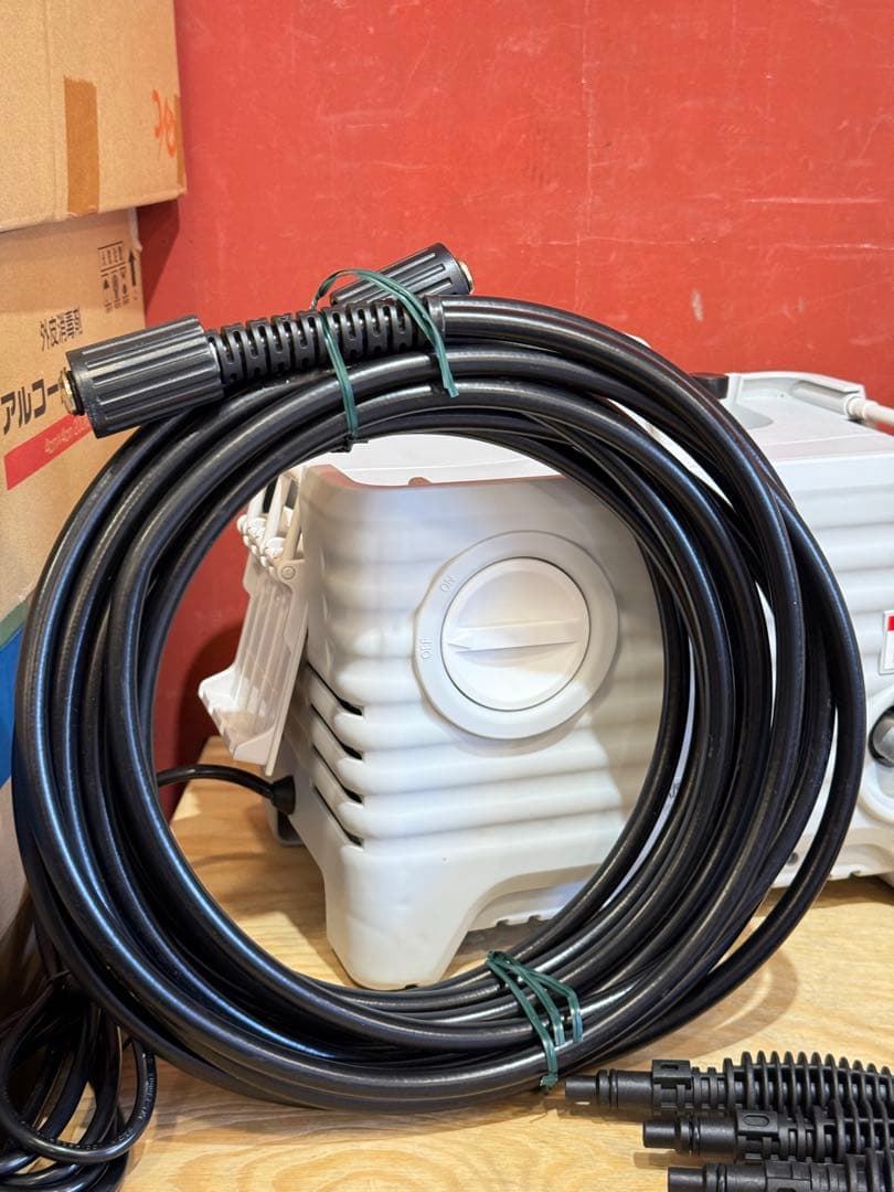 アイリスオーヤマ 高圧洗浄機 SBT-512N タンク式 静音設計