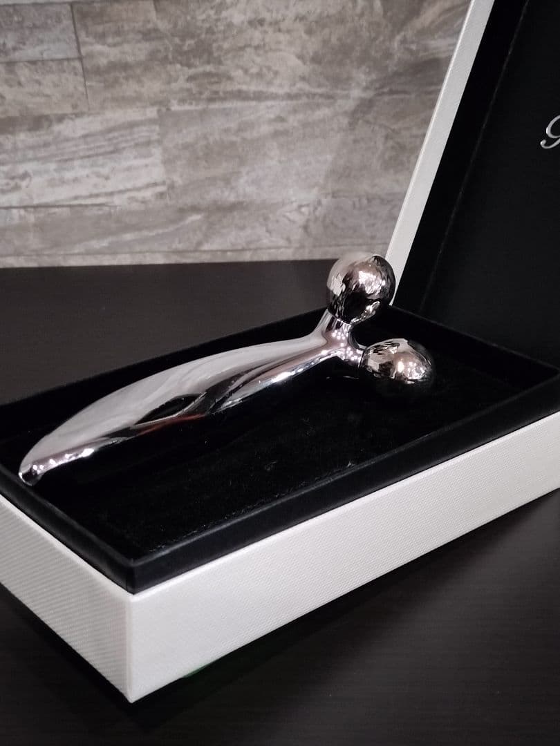 ❤美品　リファ カラットレイ 美顔器ローラー RR-AK00A定価:20900円