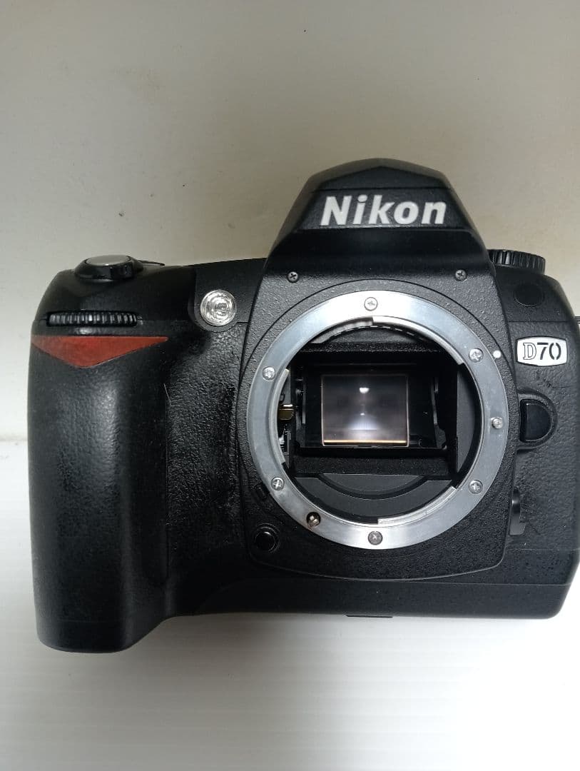 Nikon D70 デジタル一眼レフカメラ 本体