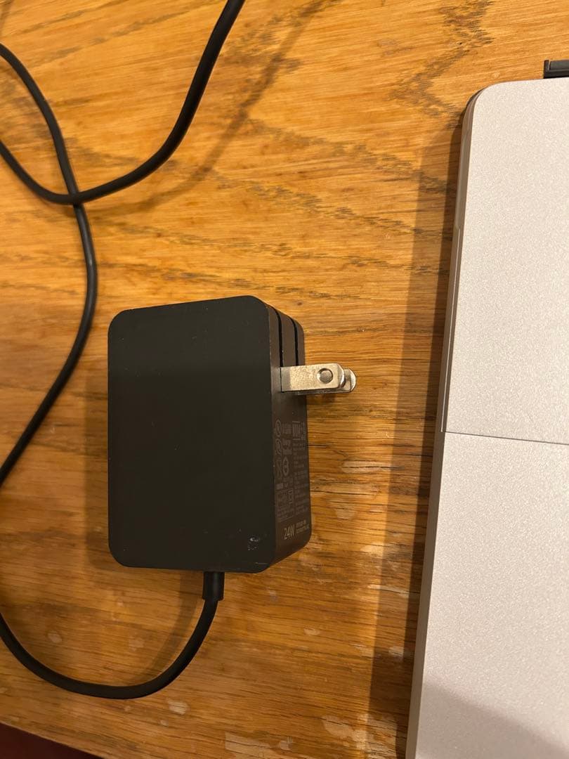 美品　Microsoft Surface GO2 本体と充電器