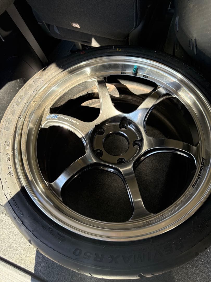 なお ADVAN RG-D2 10.5j 18インチ+35 PCD120