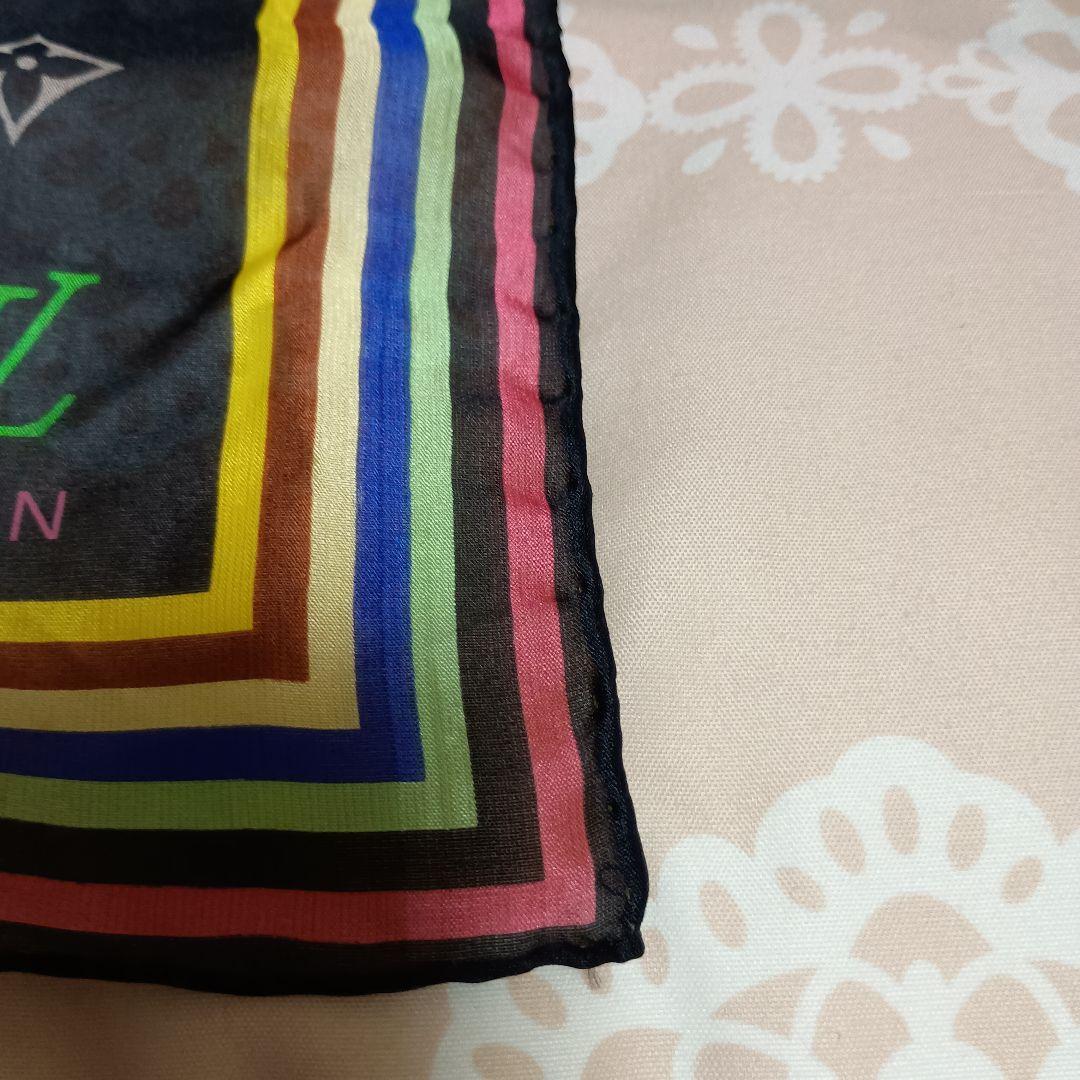 ルイヴィトン　モノグラムハンカチスカーフ　シルク100%LOUISVUITTON