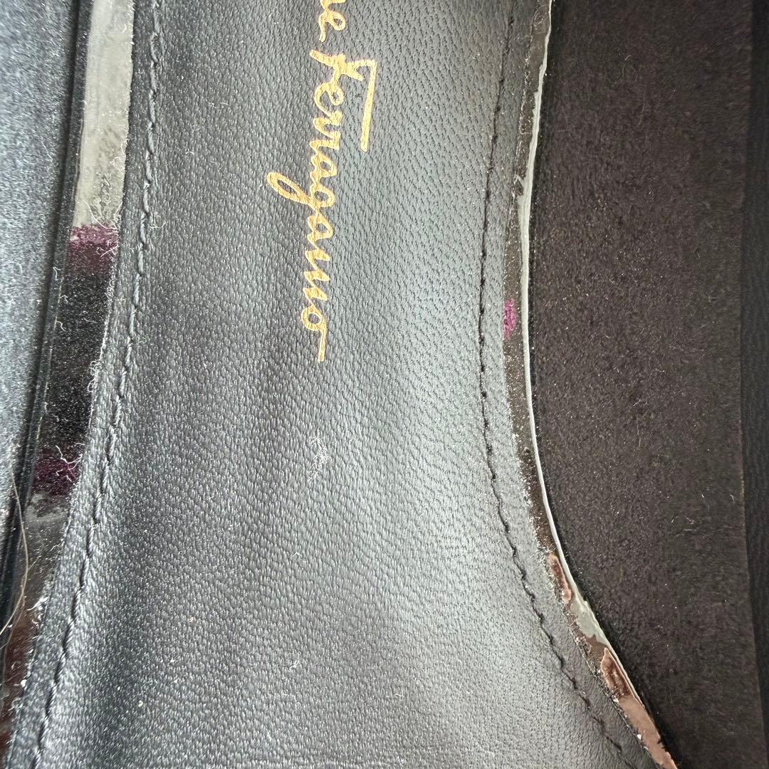 フェラガモ　フラットシューズ　パンプス　靴　レディース　黒　エナメル　23