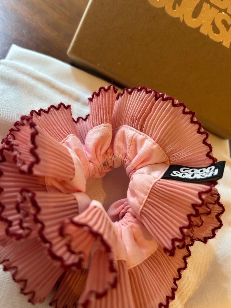 GOODSQUISH フリルシュシュ ピンク