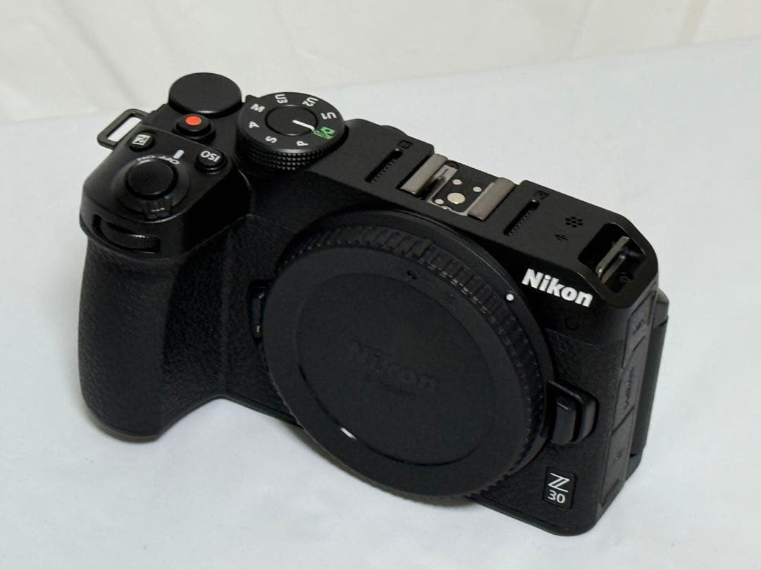 新品未使用　Nikon Z30 本体のみ