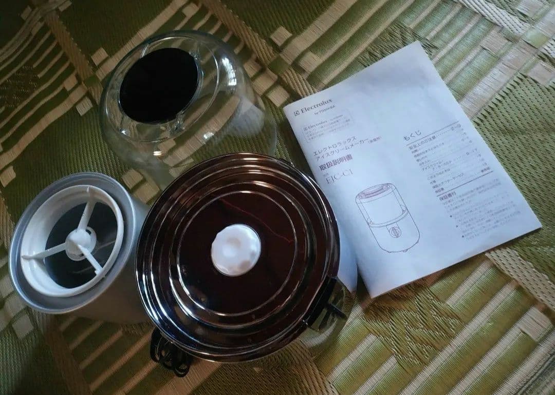 稀少品■エレクトロラックスx東芝　電動アイスクリームメーカーEJC-C1(S)