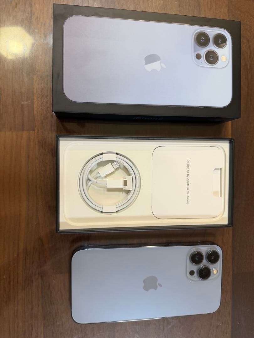 Apple iPhone 13 Pro 1TB シルバー 本体　シエラブルー