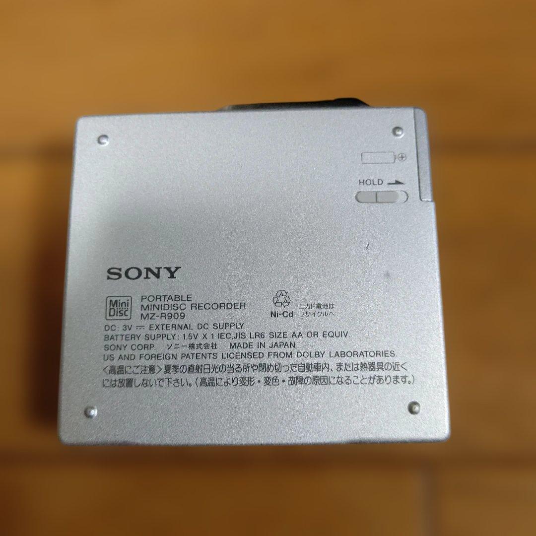 美品ほぼ完品 SONY レコーディングMDウォークマン MD-R909