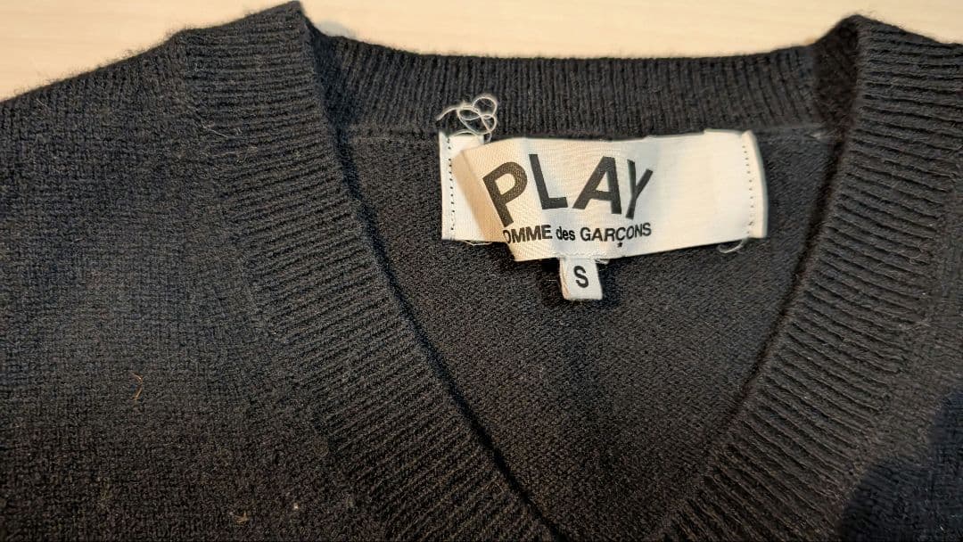 PLAY COMME des GARÇONS ブラック Vネックセーター S