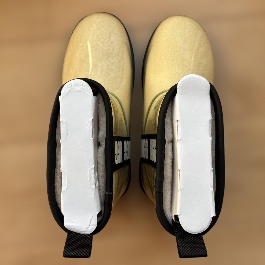 UGG クリアボア・レインブーツ　サイズUSA7