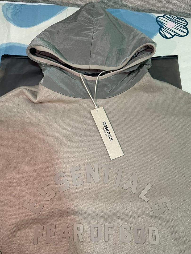 ESSENTIALS FEAR OF GOD グレー フーディ価格28600円