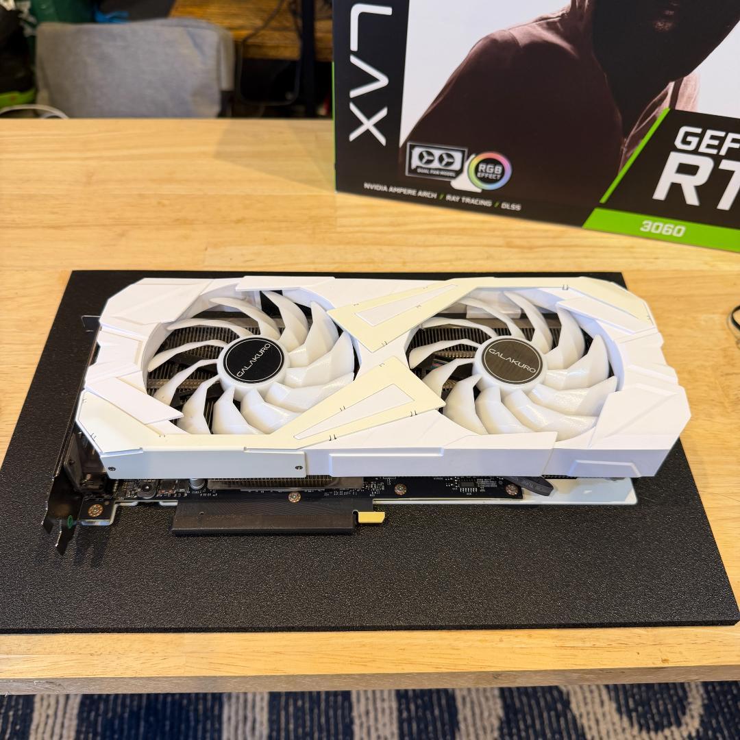 美品 GeForce RTX 3060 玄人志向 ホワイト GDDR6 12GB