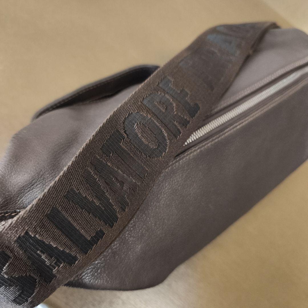 Salvatore Ferragamo メッセンジャーバッグ