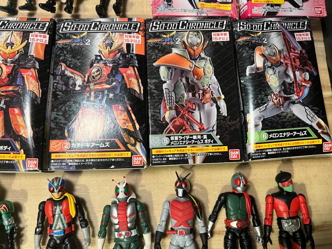 ゆ*く様 バンダイ )装動 SO-DO / 仮面ライダー 約100体 まとめ売り