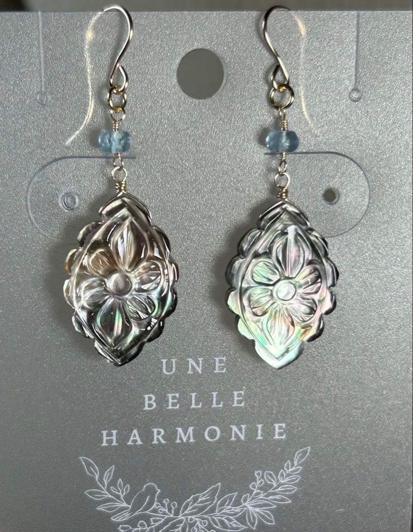 ソーダライトロンバスカービング＆ブルージルコンのピアス他　14kgf