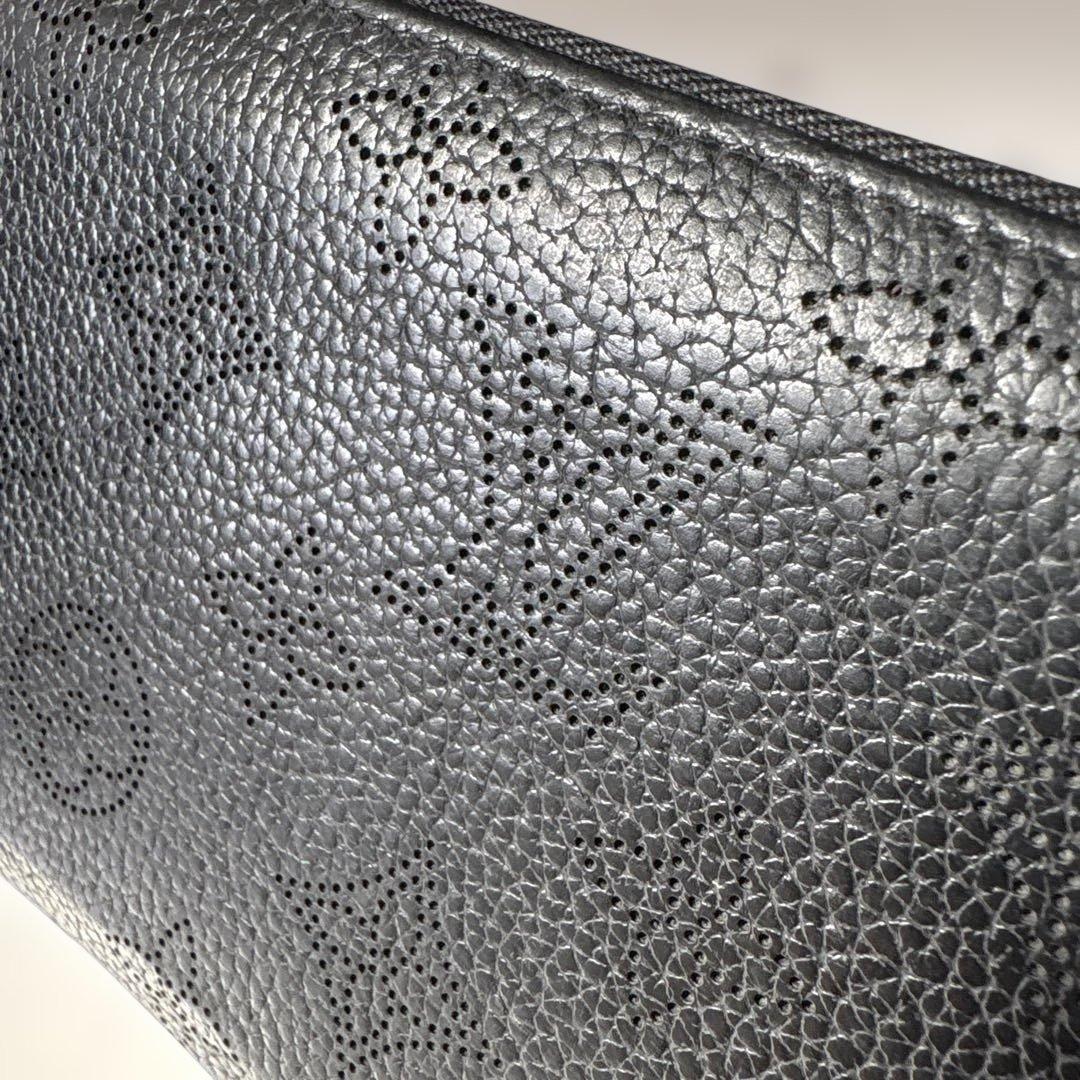 ルイヴィトン　長財布　マヒナ　ブラック