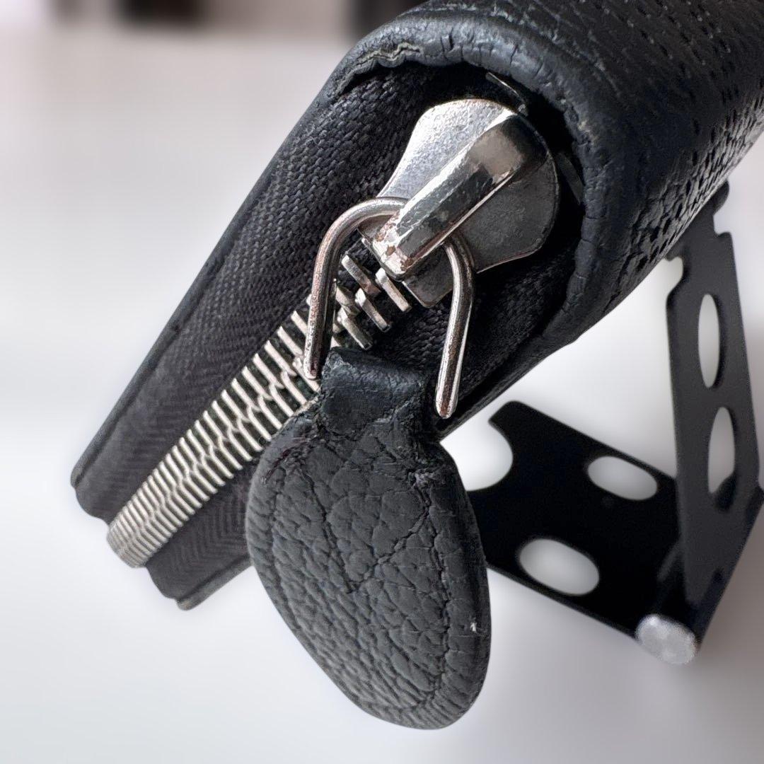 ルイヴィトン　長財布　マヒナ　ブラック