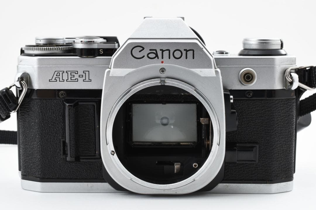 超美品 キャノン AE-1 シルバー　フィルムカメラ モルト新品交換済 B424