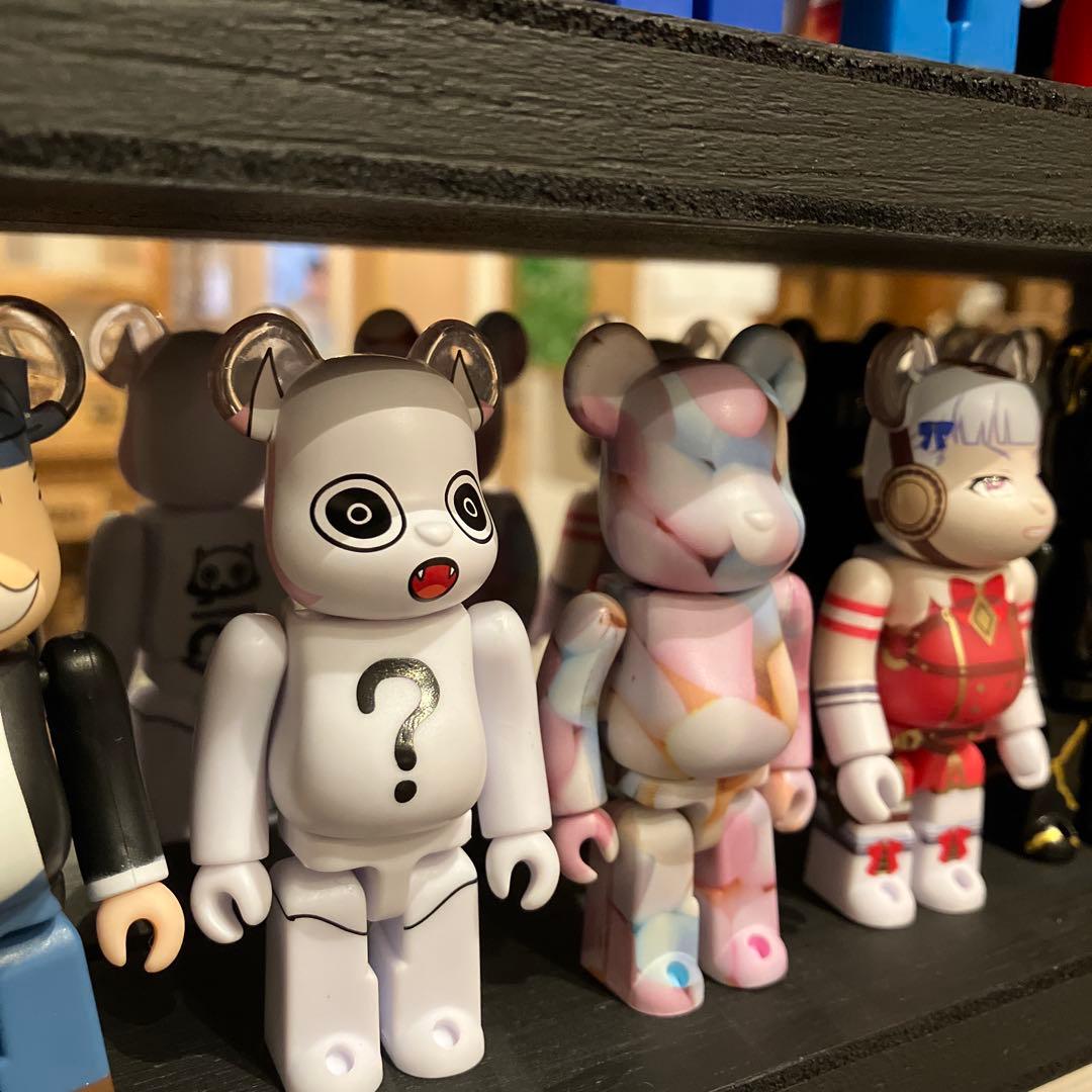 まつまつ　BE@RBRICK100％　48体収納ケース　扉付　ベアブリック