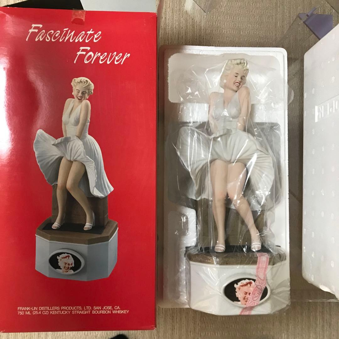 マリリンモンロー　ウイスキー　お酒　フィギュア