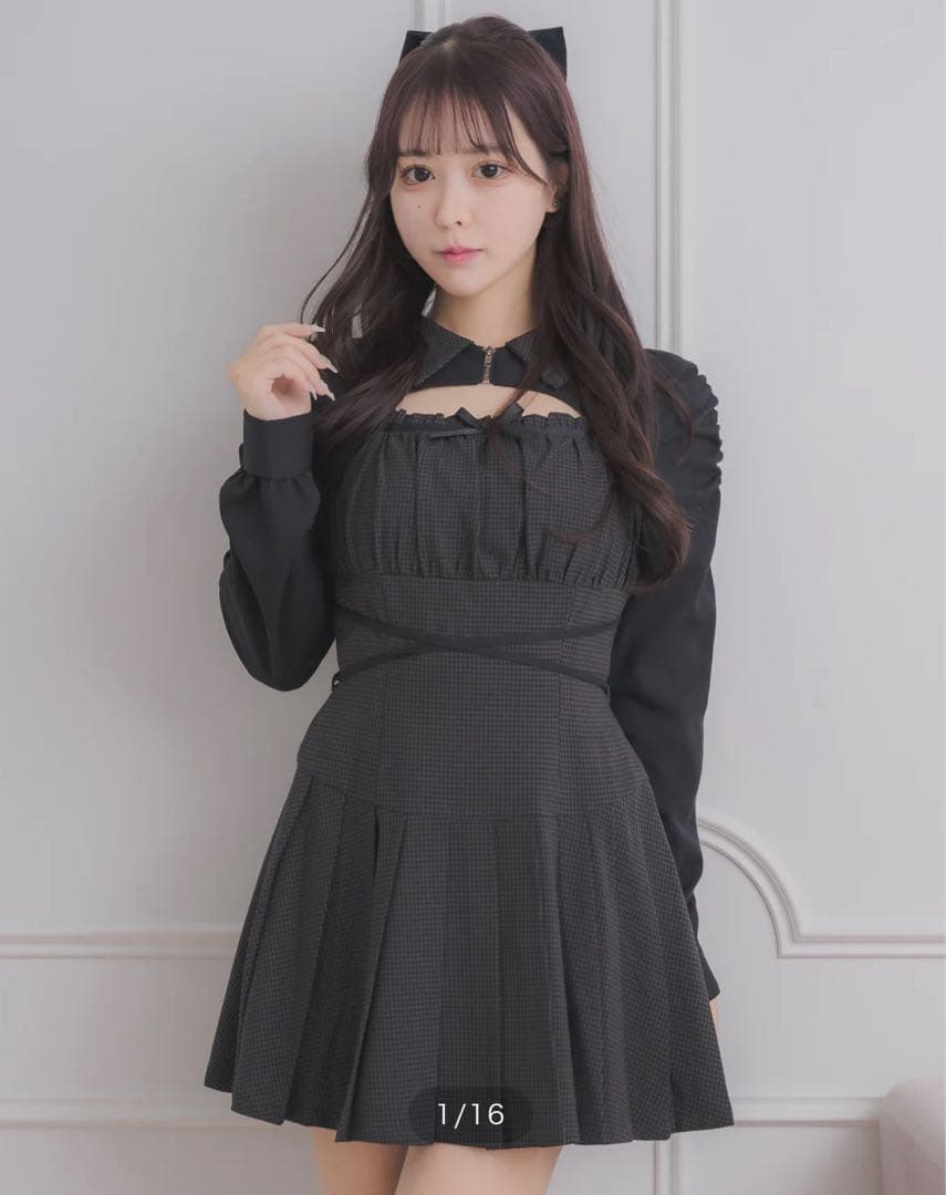 pium ピウム　カットアウトレイヤードプリーツミニワンピ