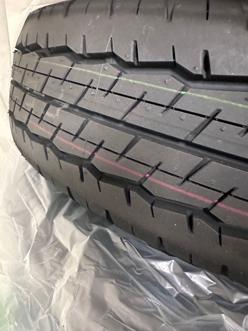 ハイエース 純正 タイヤ・ホイールセット