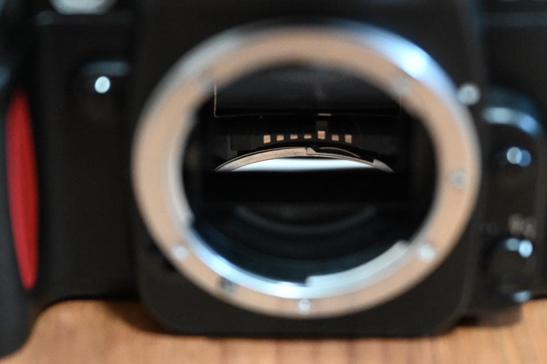 【超美品】フィルムカメラの完成型。Nikon F80S＋標準レンズ+付属品