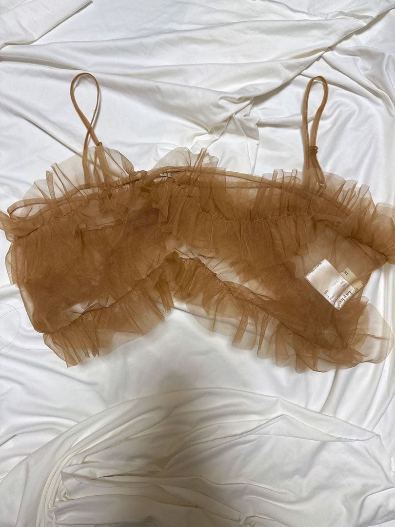 トップス EAPHI TULLE ASYMMETRY FRILL CAMISOLE