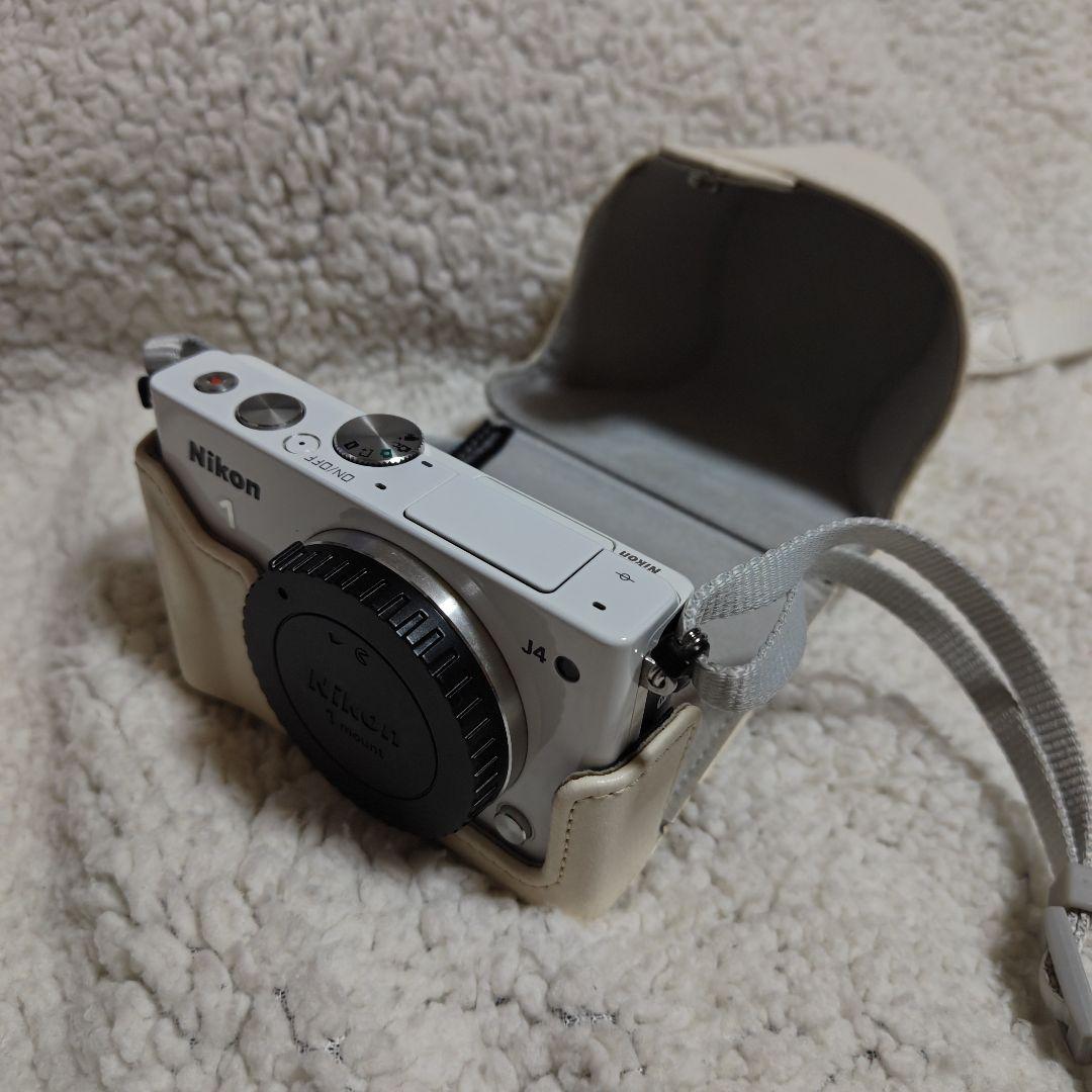 Nikon 1 J4　ダブルズームキット ミラーレスカメラ ホワイト