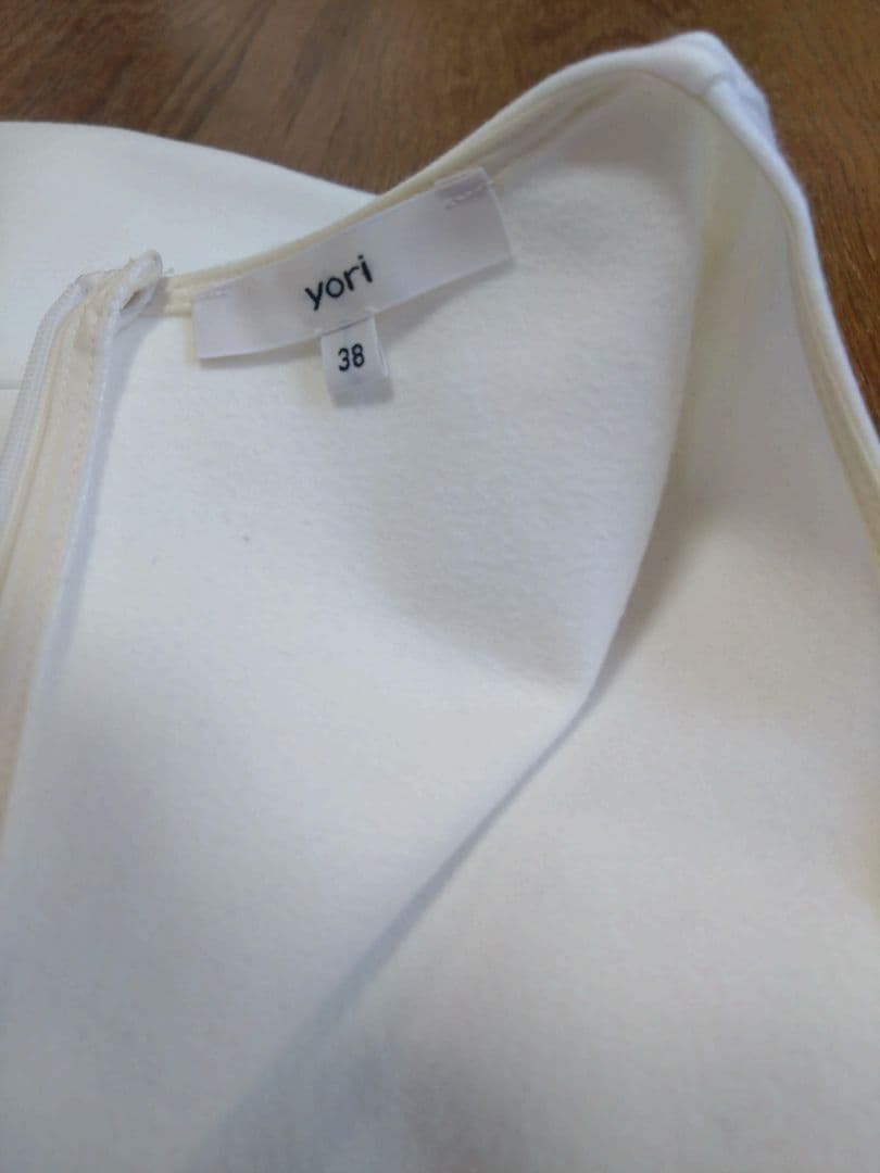 【 美品 】　yori ヨリ ぬくぬくヘムフリルブラウス　フレア　カットソー