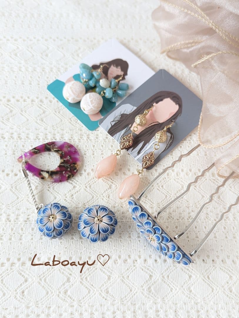 ミントさま専用　フックピアス〈華・胡粉グラデ&Stone〉