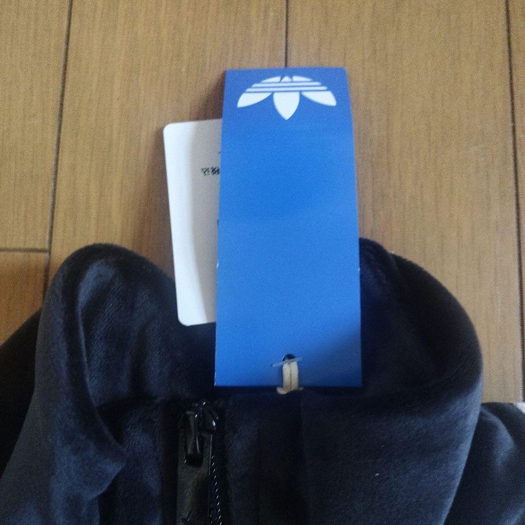 重盛さと美着用　adidas ベロア 黒 タグ有り