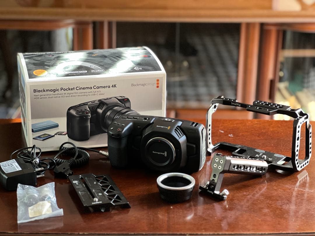 bmpcc4k本体とアクセサリー類