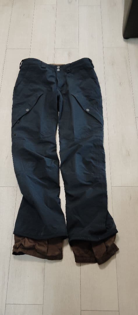 BURTON スノーボードパンツ Mサイズ ブラック　GORE-TEX