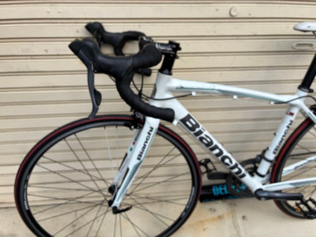 【整備済】ロードバイクBianchi VIA NIRONE7 AL CLARIS