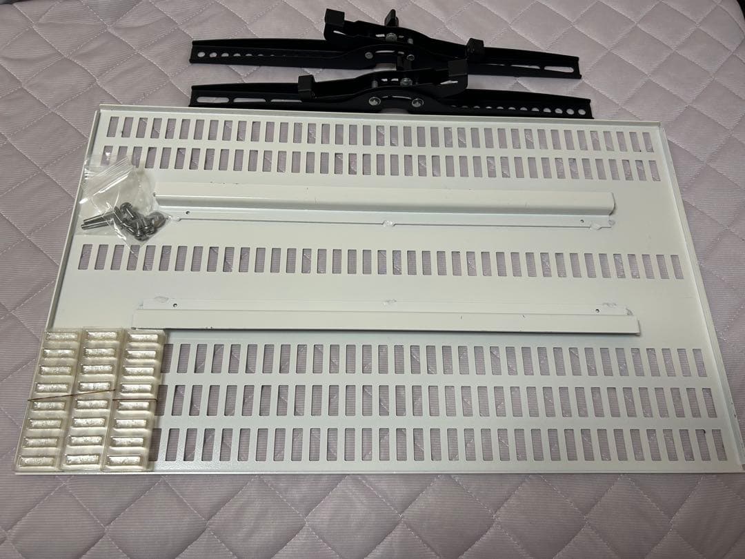 TI200 Mサイズ 壁美人 37-47インチ （テレビ壁掛け用金具）ホワイト