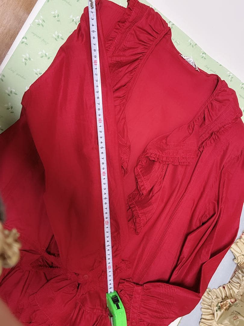 カネコイサオ　オーバーブラウス　レッド