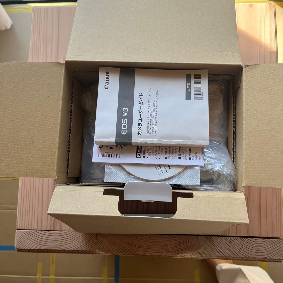 Canon EOS M3 ミラーレスカメラ