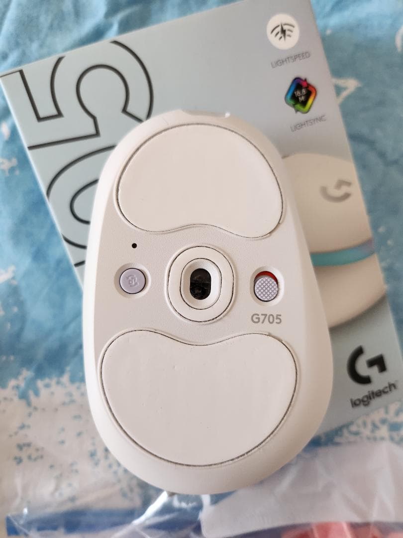 Logicoolオーロラ G715 キーボードと G705 マウス＋付属品セット