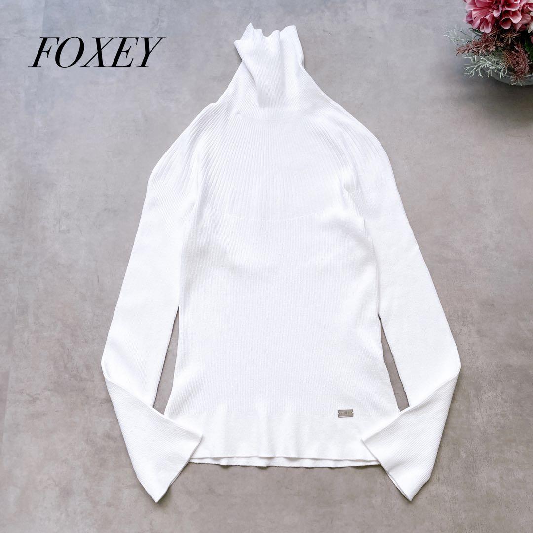 美品✨近年 フォクシー Dolce vita ニットトップ ロゴプレート 38